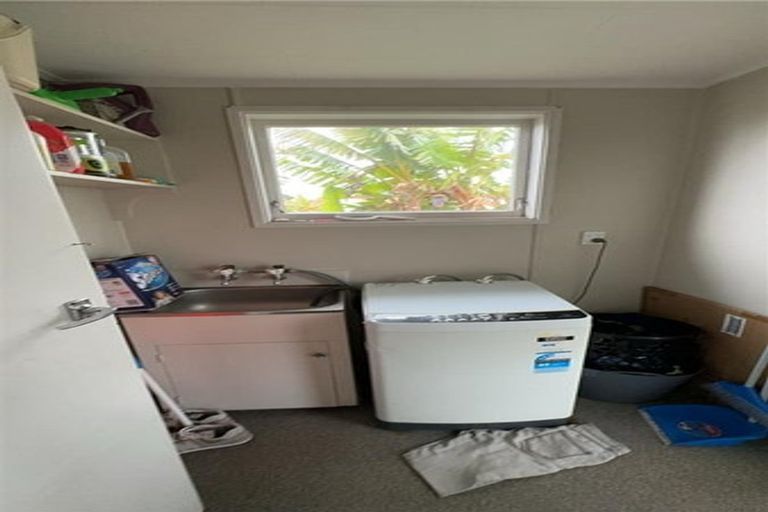 Photo of property in 15 Geoffrey Place, Mangere East, Auckland, 2024