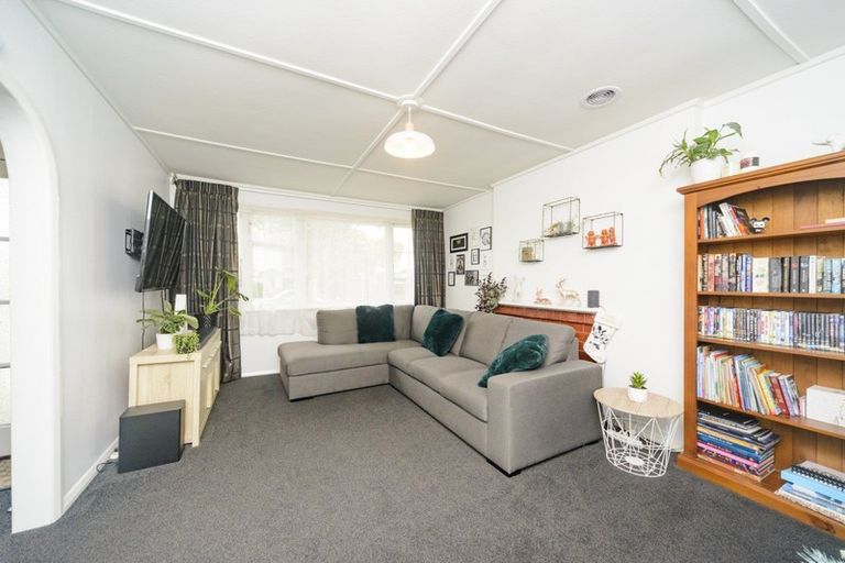 Photo of property in 74 Rangiora Avenue, Roslyn, Palmerston North, 4414