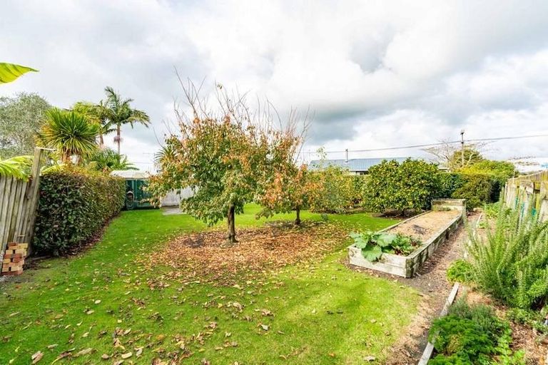 Photo of property in 1a Ferry Road, Waipu, 0510