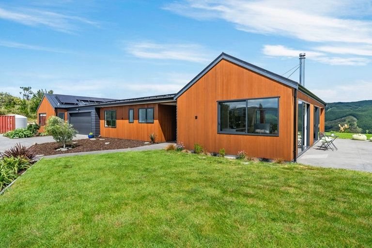 Photo of property in 46 Crest Road, Akatarawa, Upper Hutt, 5372
