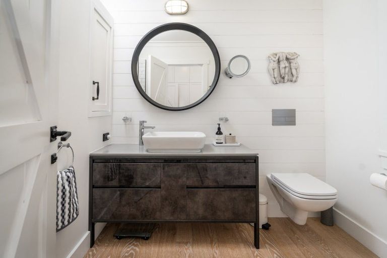 Photo of property in 84 The Esplanade, Houghton Bay, Wellington, 6023