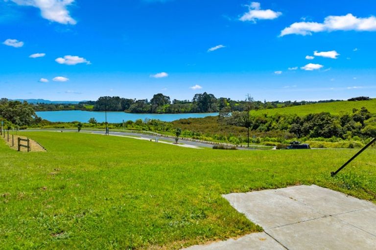 Photo of property in 13 Orawahi Road, Glenbrook, 2681