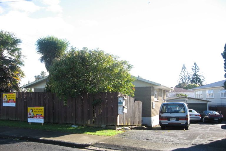 Photo of property in 20b Adams Road, Manurewa, Auckland, 2102