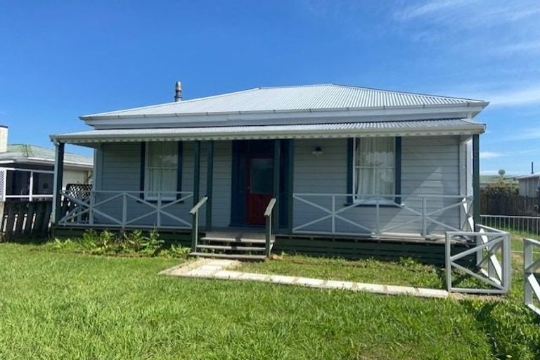 Photo of property in 16 Rutherford Street, Wairoa, 4108