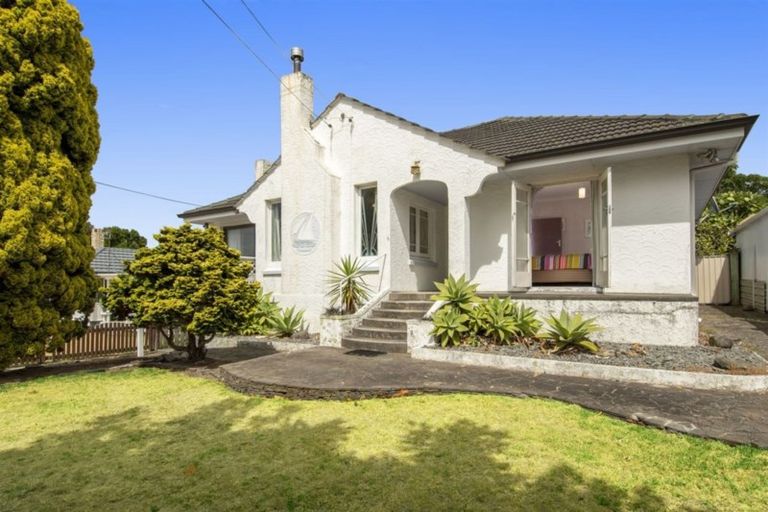 Photo of property in 4 Pitau Road, Mount Maunganui, 3116