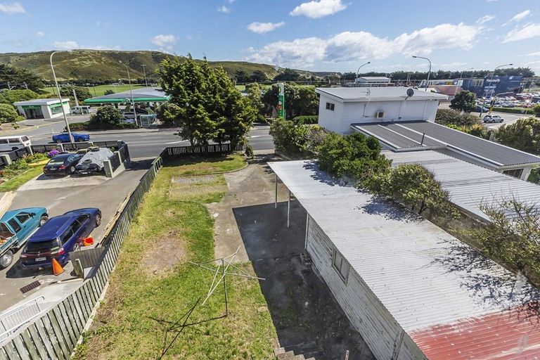 Photo of property in 88a Mana Esplanade, Paremata, Porirua, 5026