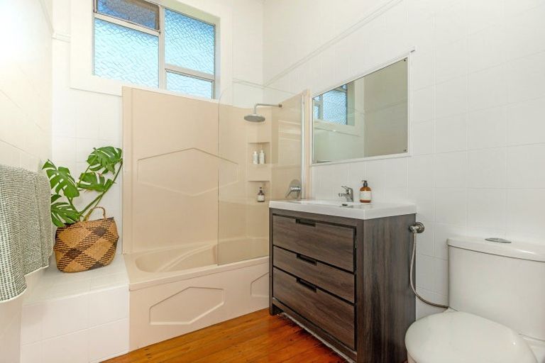 Photo of property in 129 Iranui Road, Inner Kaiti, Gisborne, 4010