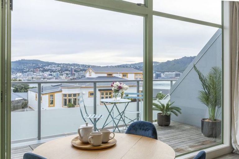 Photo of property in 21b Maida Vale Road, Roseneath, Wellington, 6011