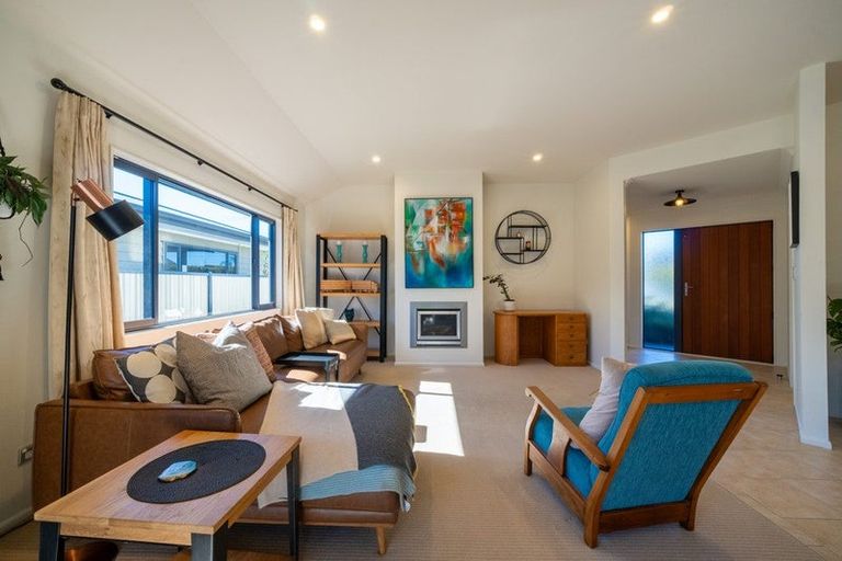 Photo of property in 17 Napier Street, Jervoistown, Napier, 4112