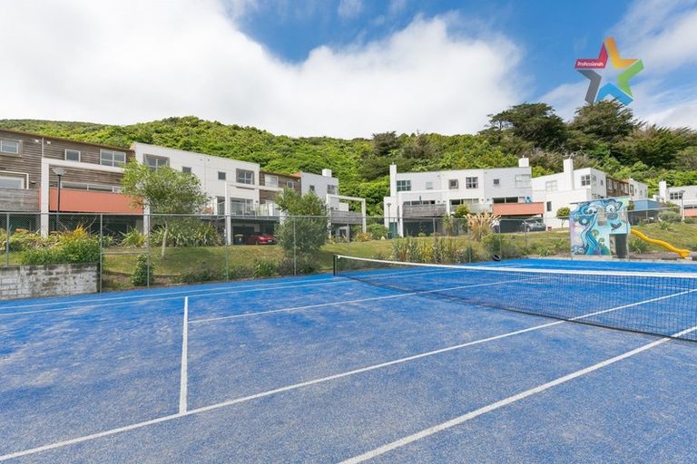 Photo of property in 47 Saddleback Grove, Karori, Wellington, 6012