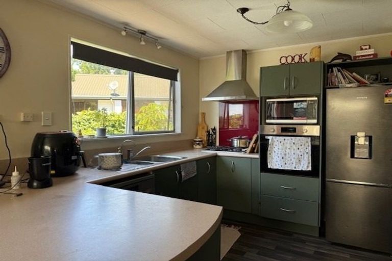 Photo of property in 16 Pamir Place, Welcome Bay, Tauranga, 3112