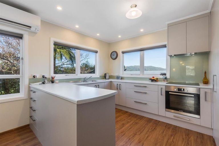 Photo of property in 25 Rondane Place, Tirohanga, Lower Hutt, 5010