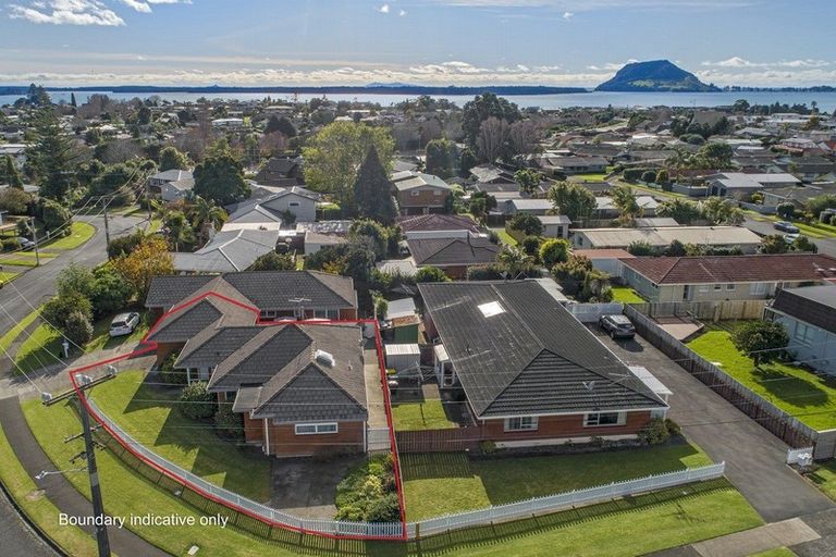 Photo of property in 37 Western Road, Bellevue, Tauranga, 3110