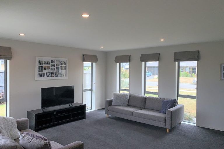 Photo of property in 9 Rossall Crescent, Rolleston, 7615