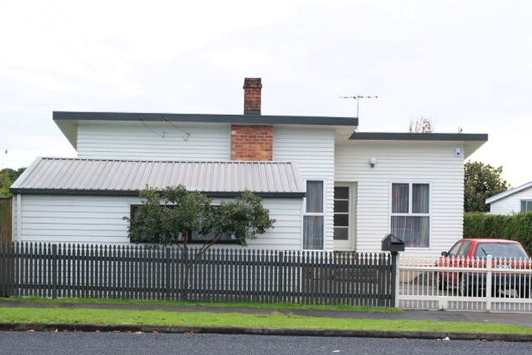 Photo of property in 7 Landon Avenue, Mangere East, Auckland, 2024