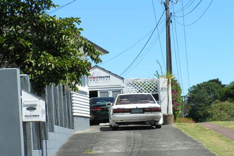 Photo of property in 1/12 Church Street, Northcote Point, Auckland, 0627