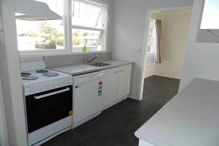 Photo of property in 56 Cascades Road, Pakuranga Heights, Auckland, 2010