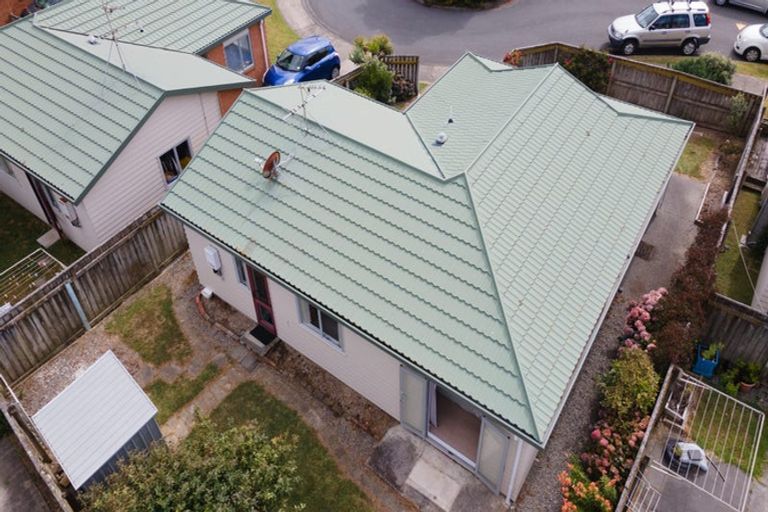 Photo of property in 5 Pohutukawa Grove, Titahi Bay, Porirua, 5022