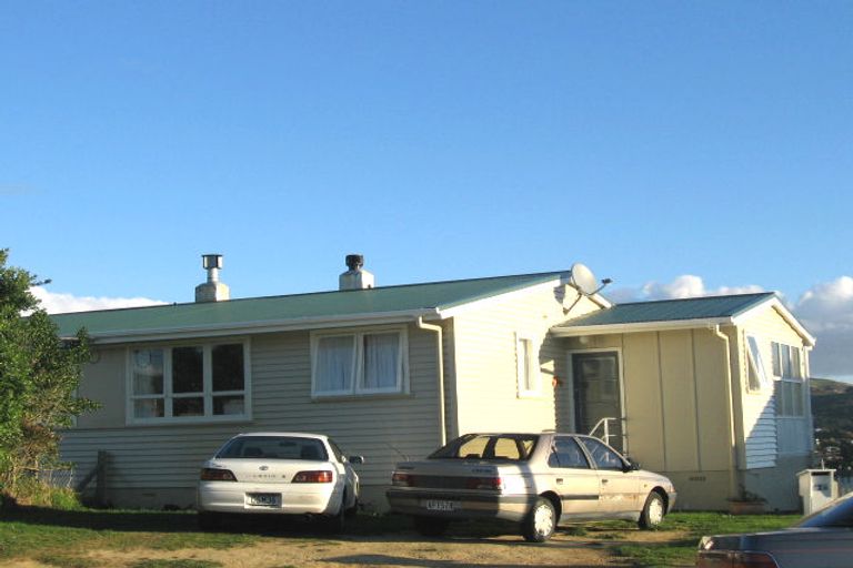 Photo of property in 12a-b Miranda Street, Cannons Creek, Porirua, 5024