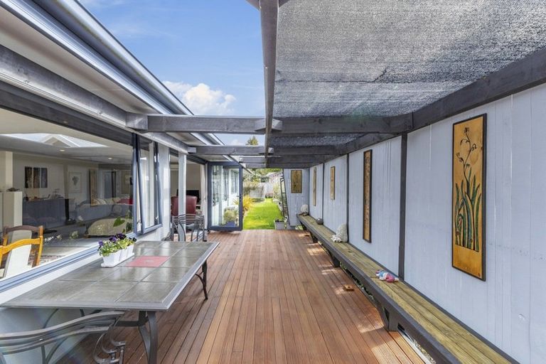 Photo of property in 14 Lakemere Way, Kinloch, Taupo, 3377