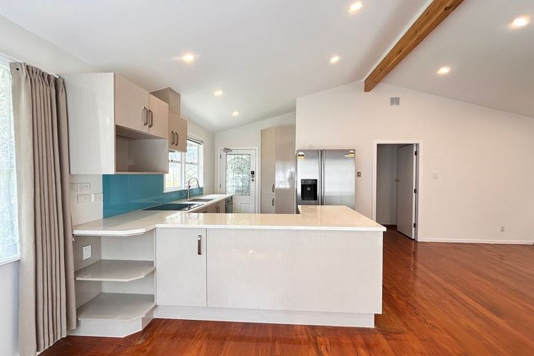 Photo of property in 21 Shanaway Rise, Hillcrest, Auckland, 0627
