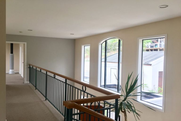 Photo of property in 7 Chatham Avenue, Paremoremo, Auckland, 0632