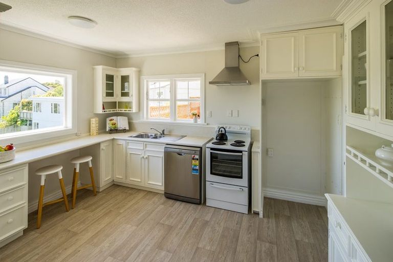 Photo of property in 25 Ashleigh Crescent, Miramar, Wellington, 6022