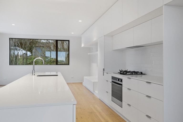 Photo of property in 5 Mary Dobson Way, Island Bay, Wellington, 6023