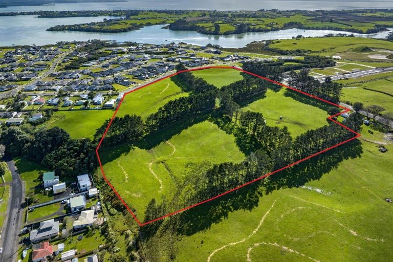 Photo of property in 80 Mclarin Road, Glenbrook, 2681