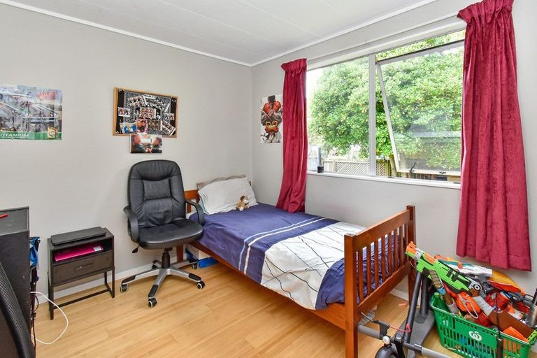 Photo of property in 4 Dulcie Place, Red Hill, Papakura, 2110