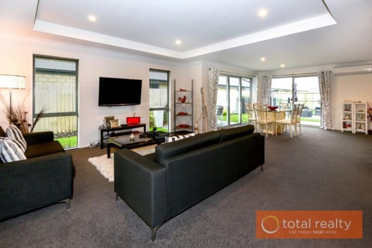 Photo of property in 33 Whincops Road, Halswell, Christchurch, 8025