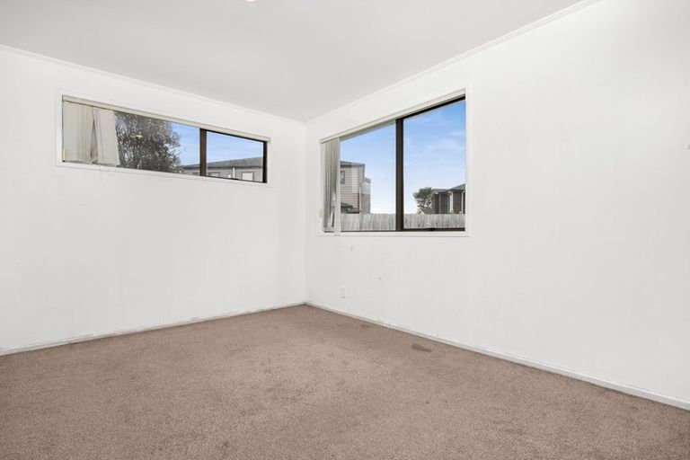 Photo of property in 10 Goldnib Place, Randwick Park, Auckland, 2105