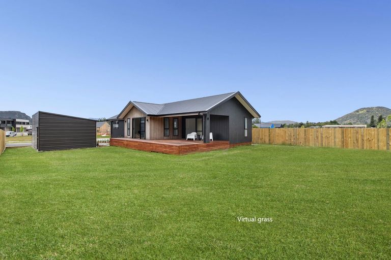 Photo of property in 15 Rubus Street, Wanaka, 9382