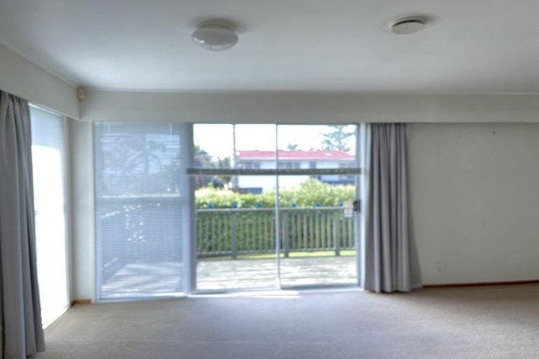 Photo of property in 336 Royal Road, Massey, Auckland, 0614