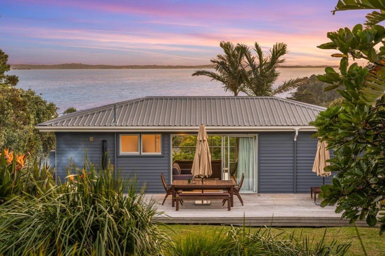 Photo of property in 7 Tetley Road, Surfdale, Waiheke Island, 1081