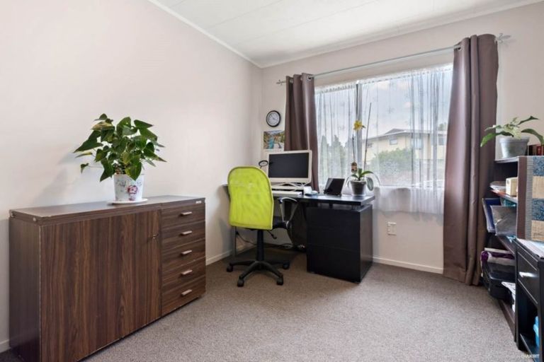 Photo of property in 11 Mona Vale, West Harbour, Auckland, 0618