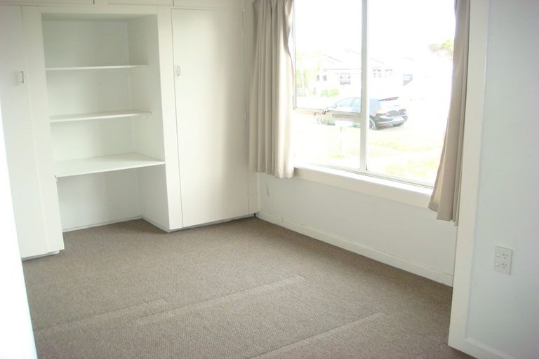 Photo of property in 25 Hawea Road, Point Chevalier, Auckland, 1022