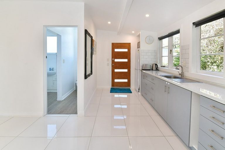 Photo of property in 7a Hand Road, Helensville, 0800