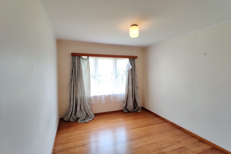 Photo of property in 50 Matipo Road, Te Atatu Peninsula, Auckland, 0610
