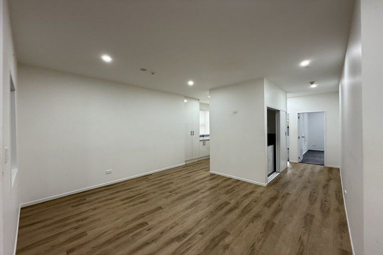 Photo of property in 152 Triangle Road, Massey, Auckland, 0614