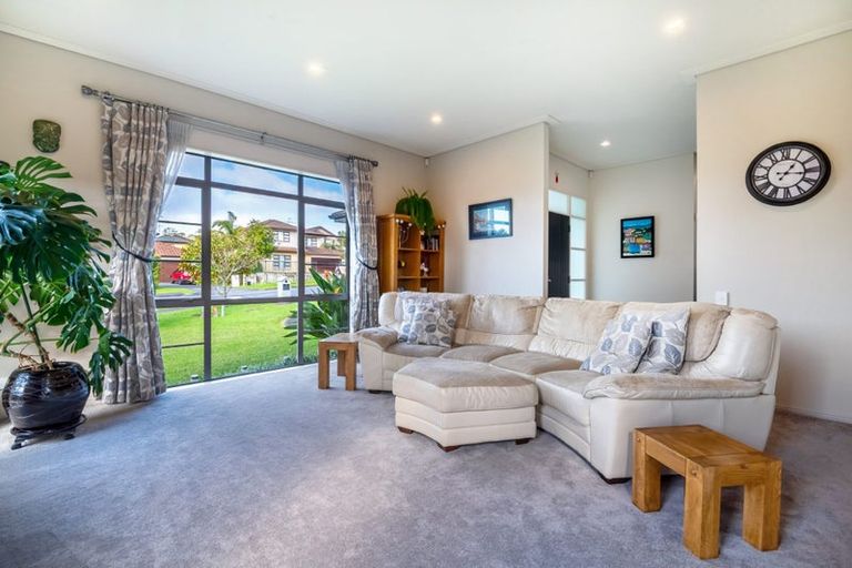 Photo of property in 31 Oakway Drive, Schnapper Rock, Auckland, 0632