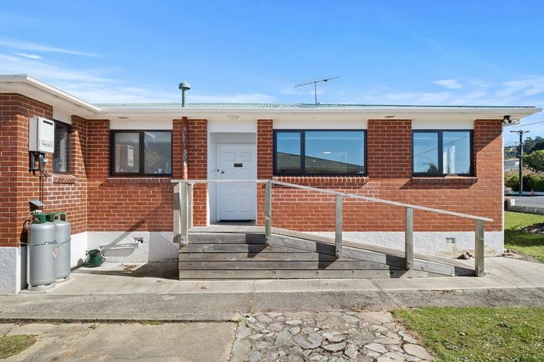 Photo of property in 445 Taieri Road, Halfway Bush, Dunedin, 9010