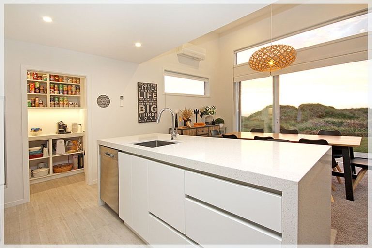 Photo of property in 6a Marine Parade South, Foxton Beach, Foxton, 4815
