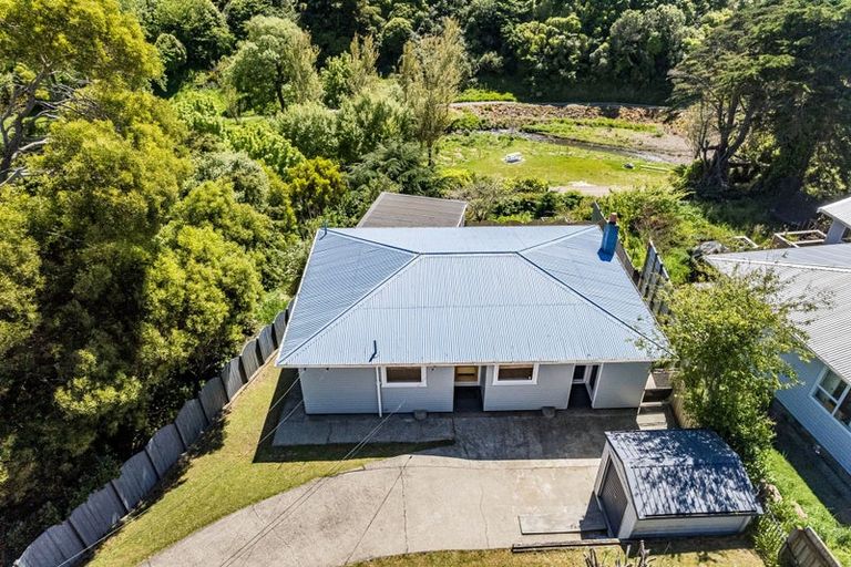 Photo of property in 77 Champion Street, Cannons Creek, Porirua, 5024