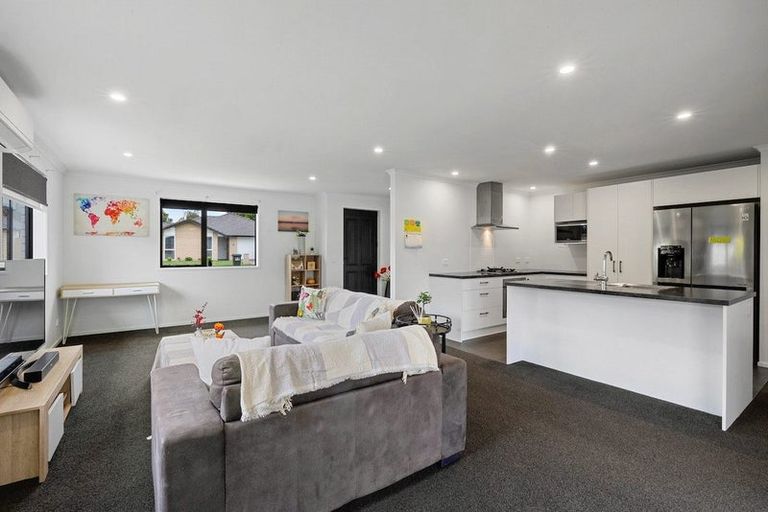 Photo of property in 15 Dreaver Drive, Waitara, 4320