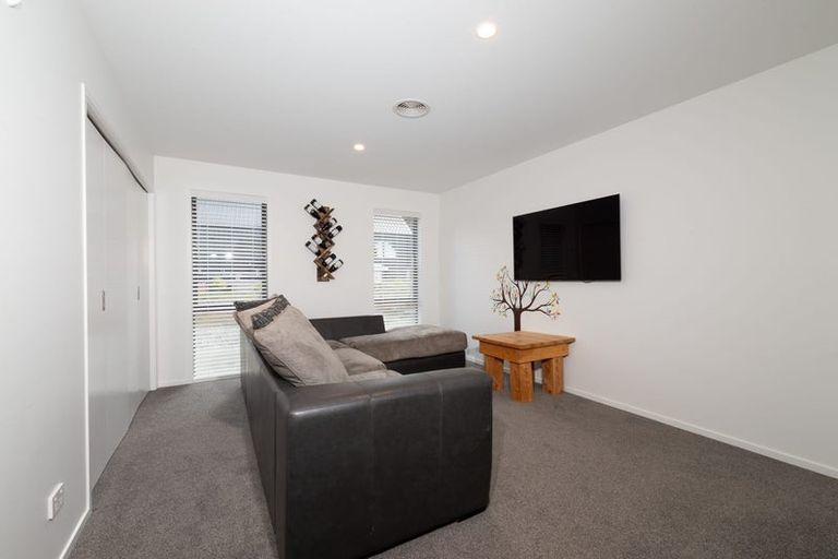 Photo of property in 47 Peregrine Falcon Road, Mount Creighton, Queenstown, 9371