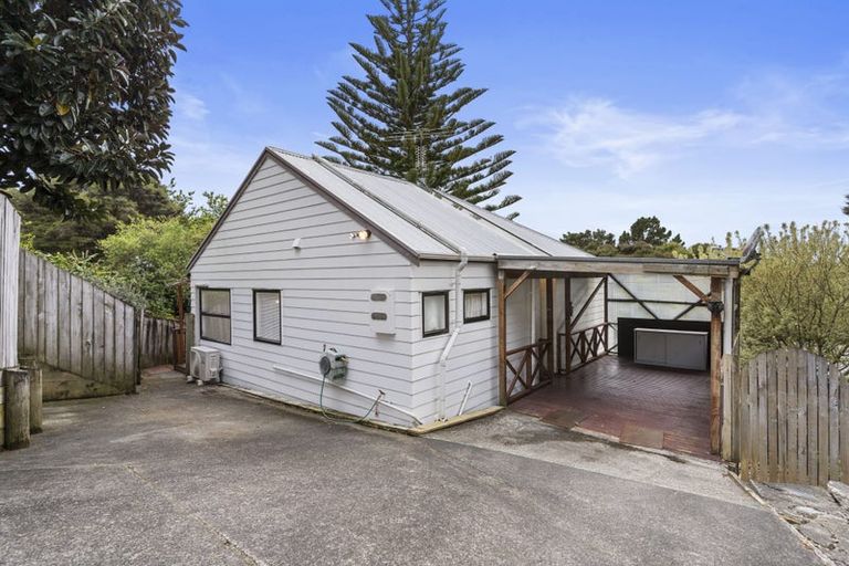 Photo of property in 2/18 Noeleen Street, Glenfield, Auckland, 0629