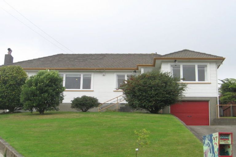 Photo of property in 97 Taylor Terrace, Tawa, Wellington, 5028