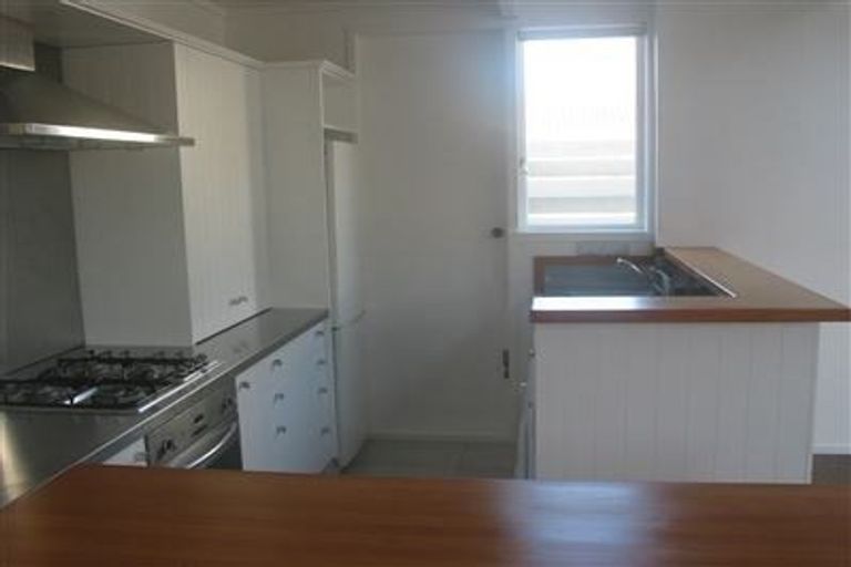Photo of property in 3/252 Hurstmere Road, Takapuna, Auckland, 0622