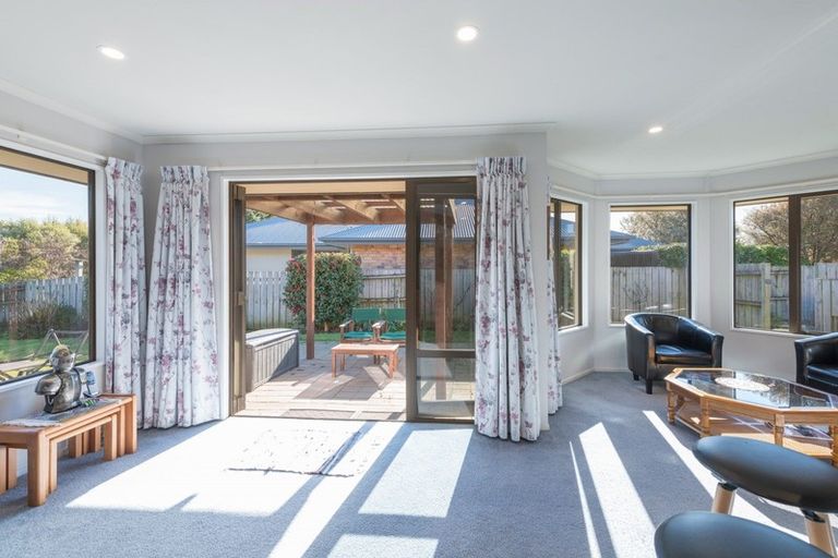 Photo of property in 10 Ngawhatu Road, Stoke, Nelson, 7011